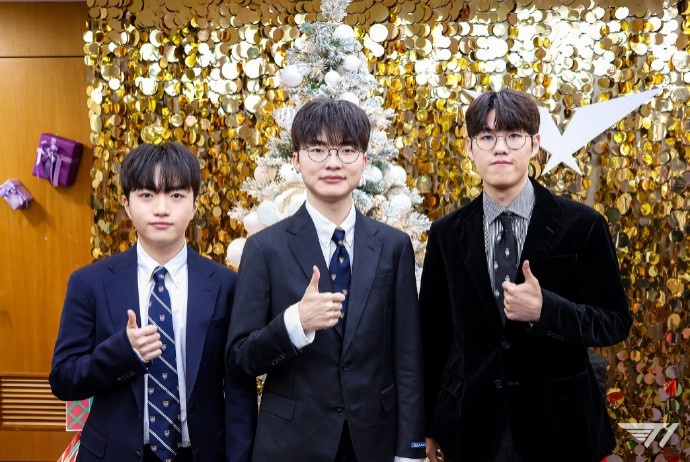 T1官方更新社媒动态 晒LCK Awards现场返图