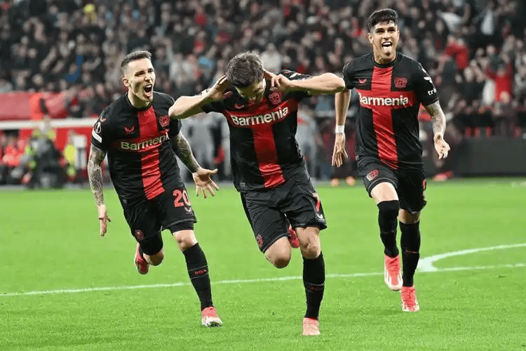 德甲激战：勒沃库森力克斯图加特，巩固争冠优势